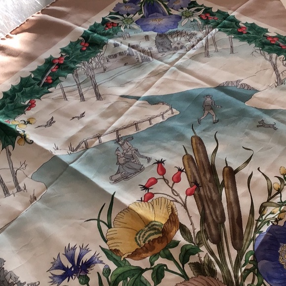 Rare, Vintage GUCCI 100% silk scarf. Winter scene, in NEW condition.Italian - Picture 7 of 8
